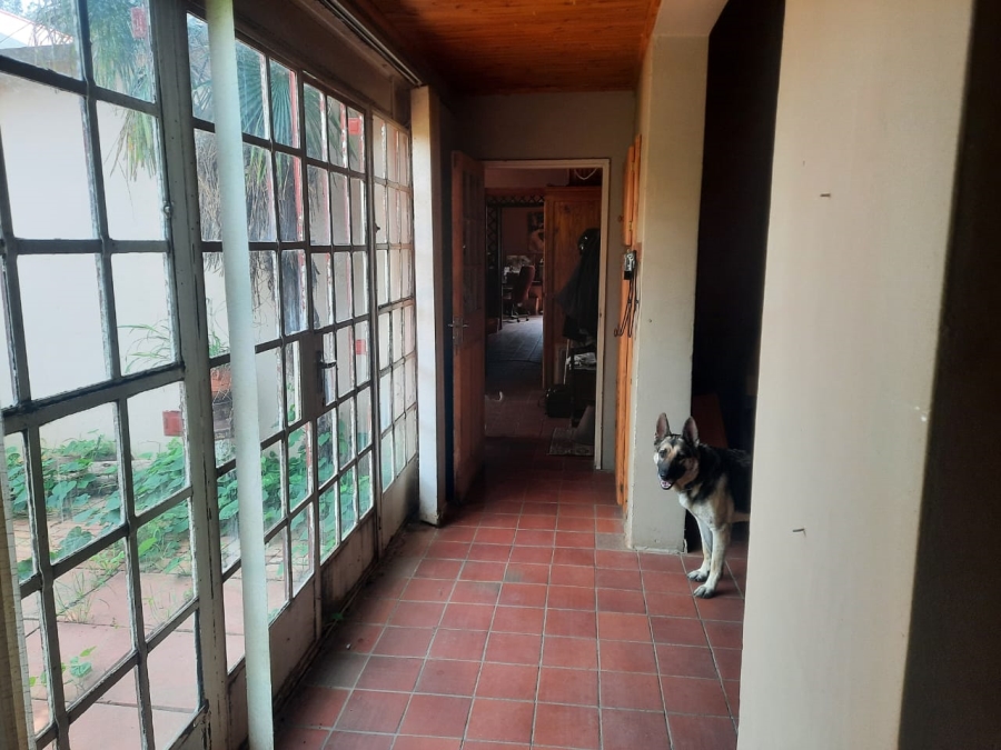 6 Bedroom Property for Sale in Odendaalsrus Free State